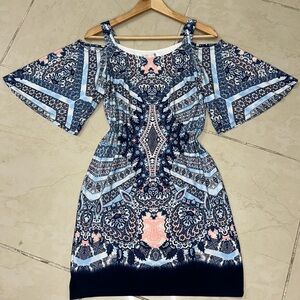 Signature by Robbie Bee‎ Printed Ity Cold
Shoulder Shift Dress Sz. PS